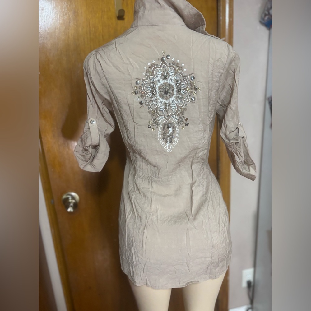 Woman’s bke large  buckle shirt cotton embroidered shirt belted preppy tan rodeo